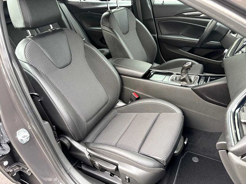 Opel Insignia Sports Tourer Diesel ST 1.5D DVH S&S Business Elegance 122